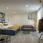 Symple Aparthotel